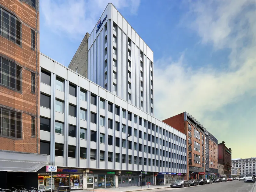 Travelodge Glasgow Queen Street - Image 1
