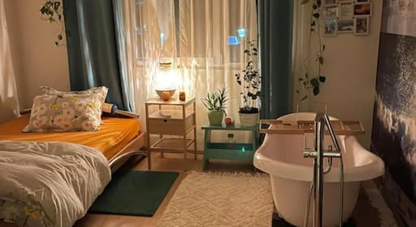Casa Enjoy the Ride Aproape de autostradă și totuși în mijlocul naturii, loc deosebit de liniștit cu parcare privată gratuită - Image 1