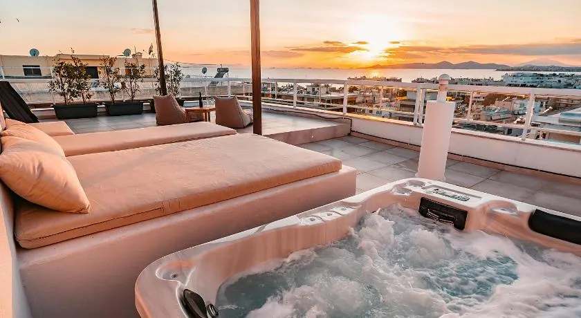 Suites with magical view & jacuzzi - Image 1