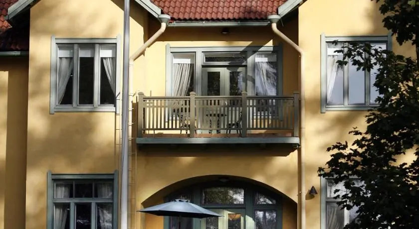 Villa Urhola, Kruunupuisto - Image 1