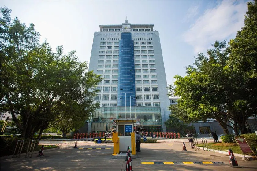 Jinding Hotel Mile - Image 1