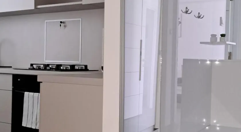 White Harmony Apartment - Image 1