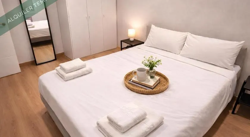 Rooms in Chamartin - Image 1