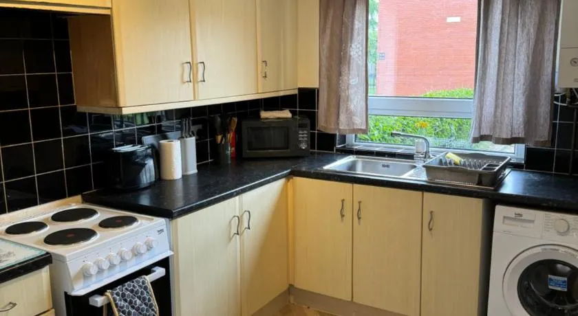 Quiet, Sleeps 13, 2 bathrooms, 4 Parking, KIA2 - Image 1