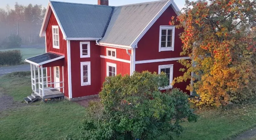 Authentic Scandinavian Log House - Image 1