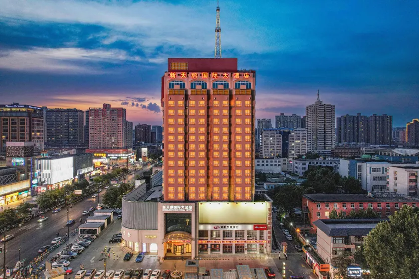 New Swan International Hotel (Jiefang Road Metro Transfer Station Branch) - Image 1