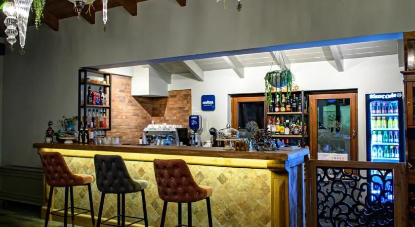 Álbero Hotel - Image 1