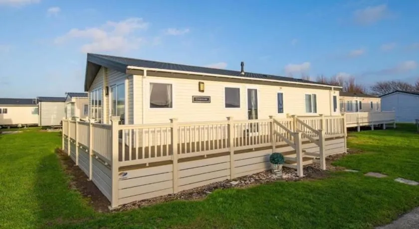 MP630 Lodge - Camber Sands Holiday Park - Sleeps 8 - Huge Decking - Dishwasher - Washing Machine - Image 1