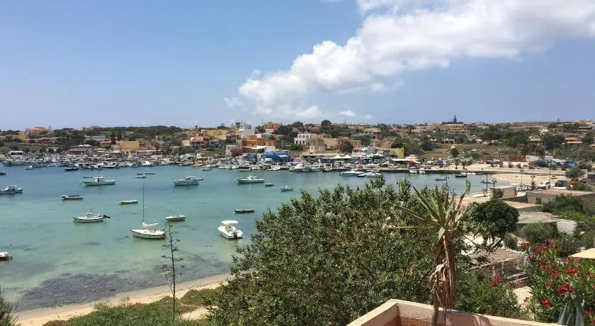 Il veliero blu camere sul porto - Image 1