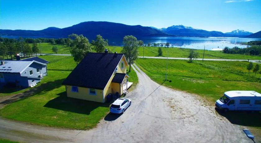 1 Room in The Yellow House, close to Airport & Lofoten - Image 1