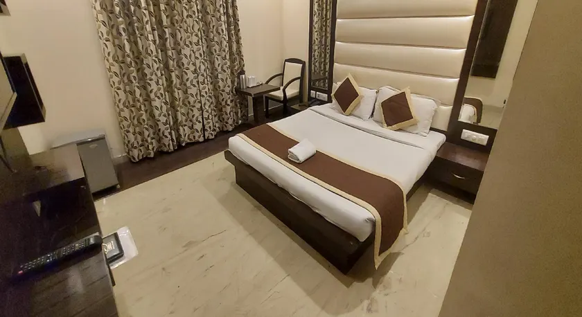 Hotel Goyal Palace - Image 1