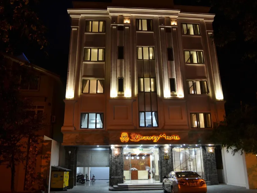 Luxury Hotel - Image 1