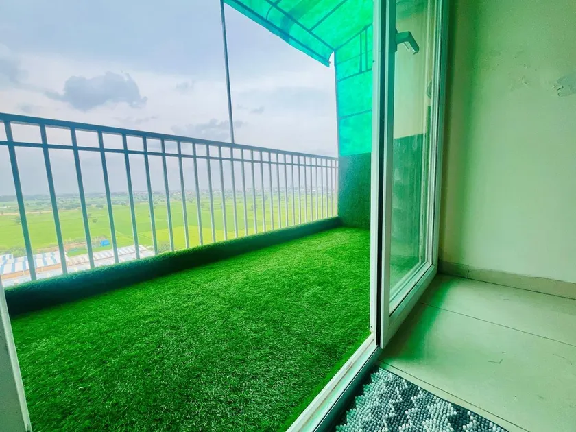 Friendly Stays - Best Balcony in High Rise Building - Image 1