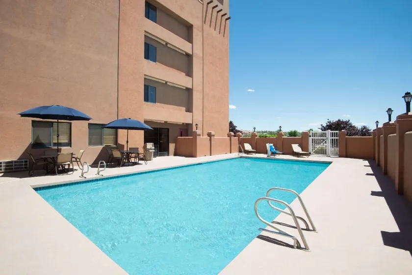 Hawthorn Suites by Wyndham Albuquerque - Image 1