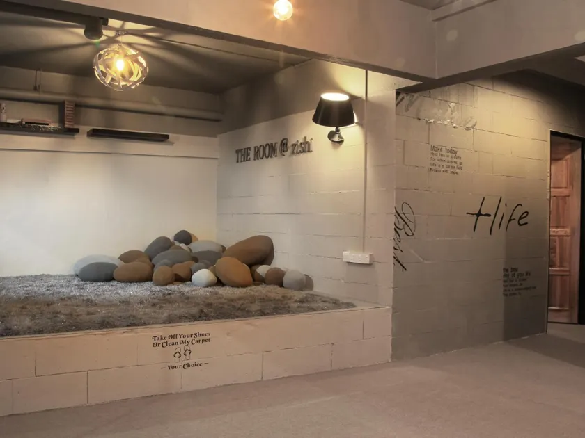 The Room @ Zishi Hostel - Image 1
