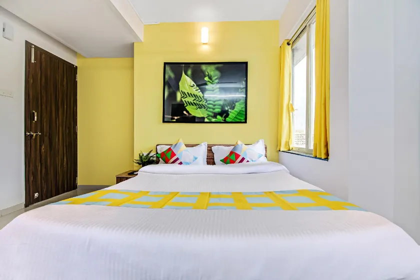 OYO 79215 5DREAMS INN-HMOCA - Image 1