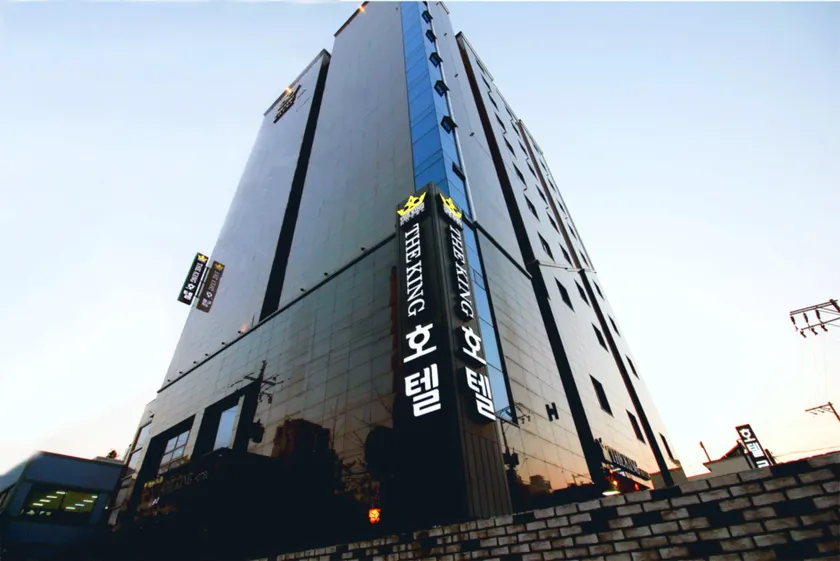 The King Hotel - Image 1