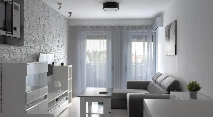 RentPlanet - Apartament przy Lotnisku - Image 1