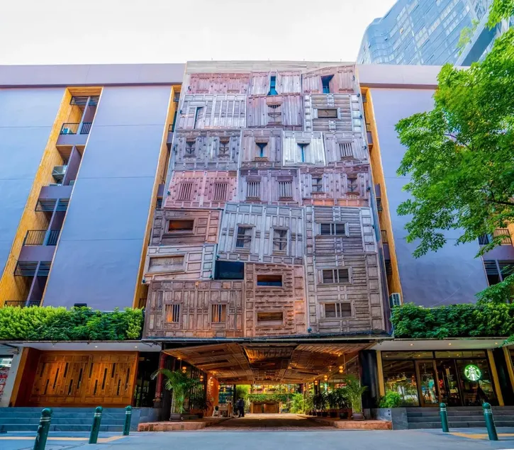515 VICTORY Hotel - Image 1