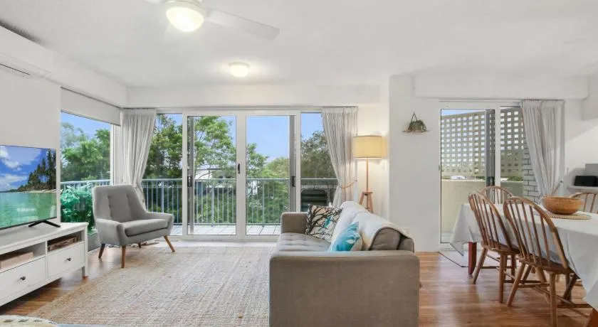 Windbourne Unit 6 101 The Esplanade Golden Beach - Image 1