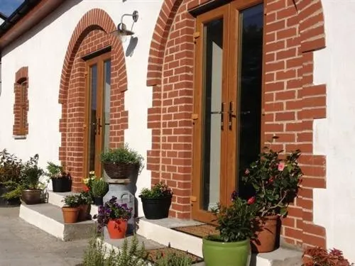 Bronhaul Farm Cottages - Image 1