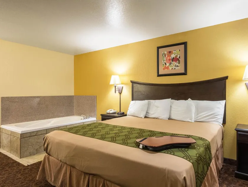 The Magnolia Hotel Searcy - Image 1