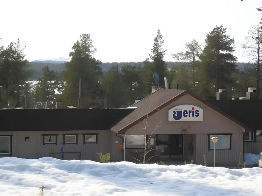 Jeris Lakeside Resort - Image 1