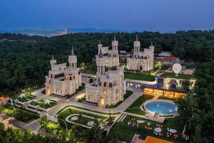 Yantai Yangma Island Seaview Castle Homestay (Huandao Road) - Image 1