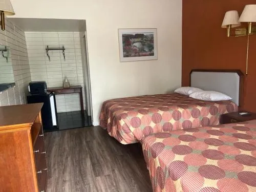 Express Motel - Image 1