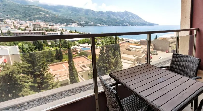 Harmonia Sunrise Apartments - Image 1