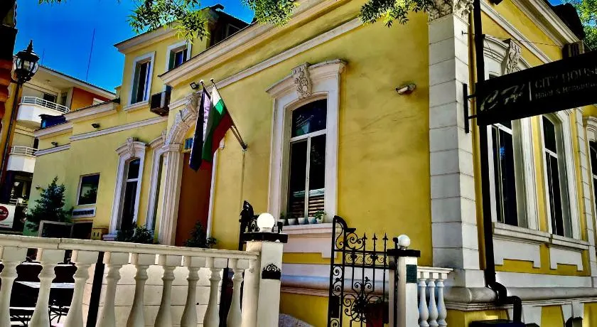 City House Family Hotel & Restaurant - Image 1