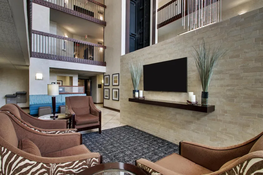 Sonesta Essential Houston Hobby Airport - Image 1