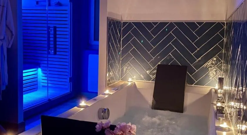 Les Secrets de la Baie - l'Archipel - cocon bien-être avec Spa et Sauna - Image 1