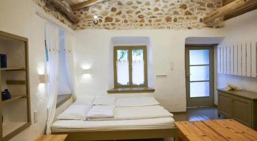 Ghermaniko Guesthouse - Image 1