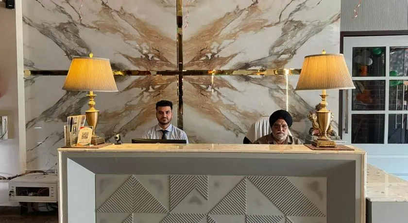 Green Hotel & Restaurant - Image 1