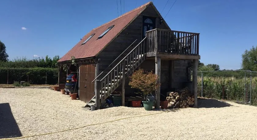 Oaks Barn - Image 1