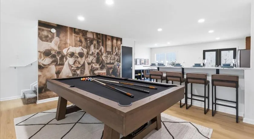 Amazing 5BR Retreat Near Downtown Indy - Image 1