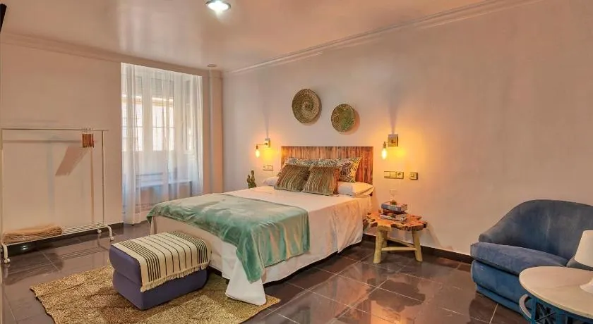 ROOMQUEO-Only Adults - Image 1