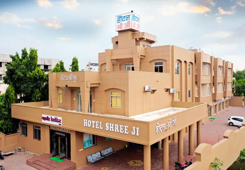 LEVELUP PLUS HOTEL SHREE JI - Image 1