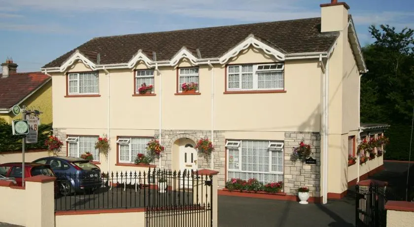 Seacourt Accommodation Tramore - Adult Only - Image 1