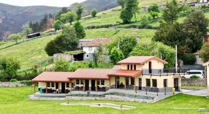 Albergue Los Hospitales - Image 1