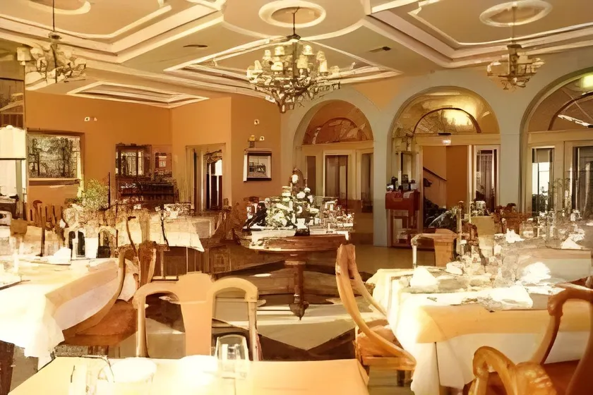 Hotel Santa Teresa - Image 1