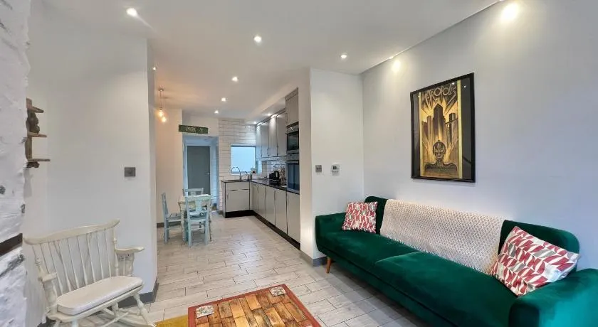 Seymour Place Lovely contemporary ground floor apartment - Image 1