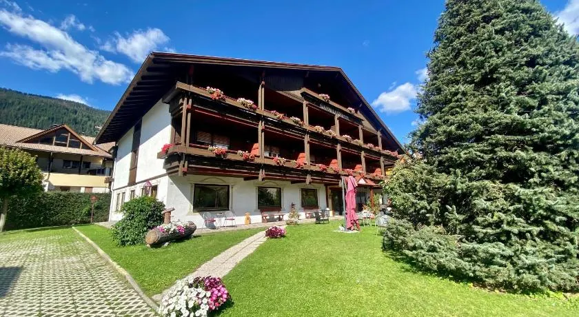 Hotel Garni LIVING - Image 1