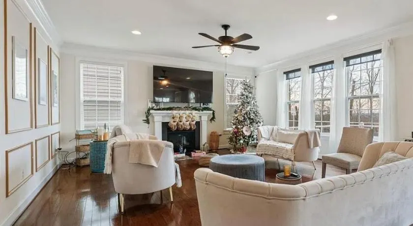 Spacious 5BR Home in Alexandria 5 Beds 5 Baths - Image 1