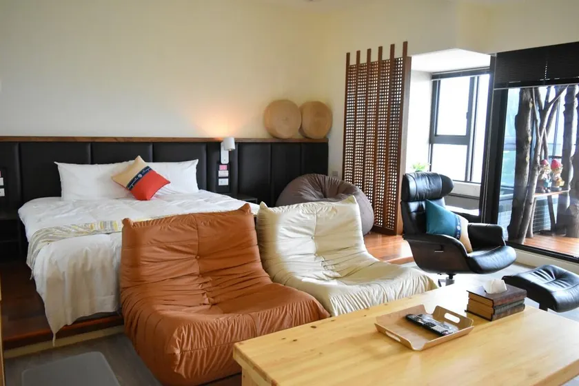 Sleeping Hansen Hot Spring Vacation Suite - Image 1