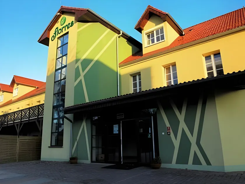 Centrum Restauracyjno-Hotelowe Florres - Image 1