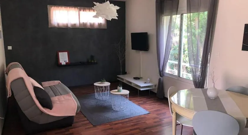 T2 LA CIOTAT 60M2 AVEC TERRASSE EQUIPÉE - Image 1