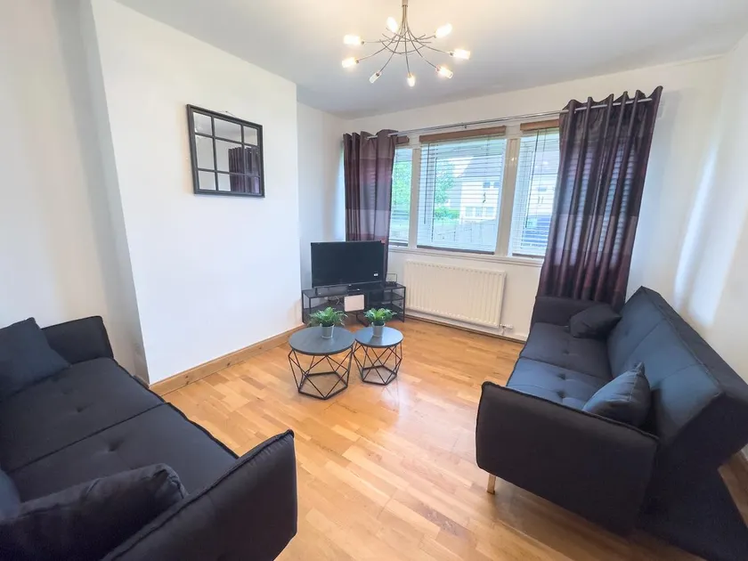 Clydebank 2 Bedroom Home - Image 1