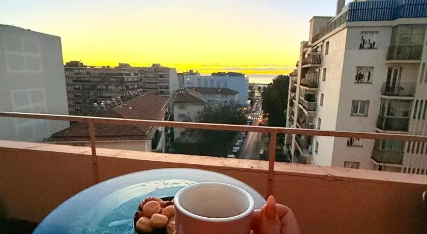Votre COCON Niçois Appart Vue Mer - Image 1